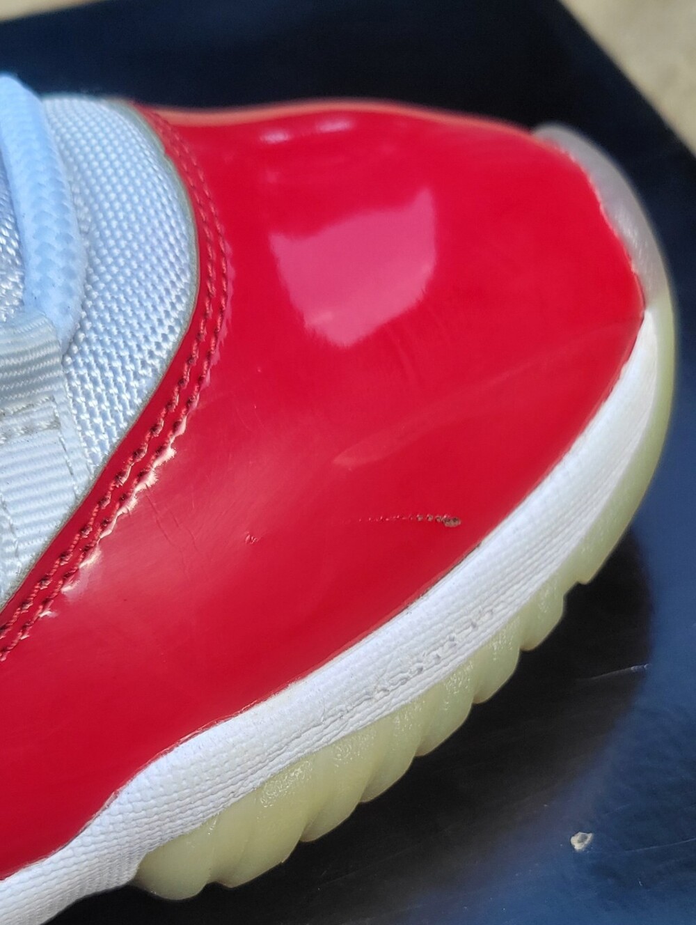 Jirdan 11 Retro 'Cherry" - Picture 9 of 10